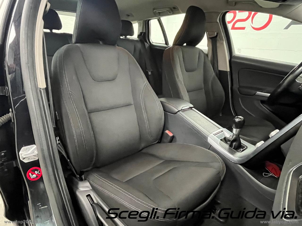 VOLVO V60 D2 1.6 Kinetic|GANCIO TRAINO|8 CERCHI