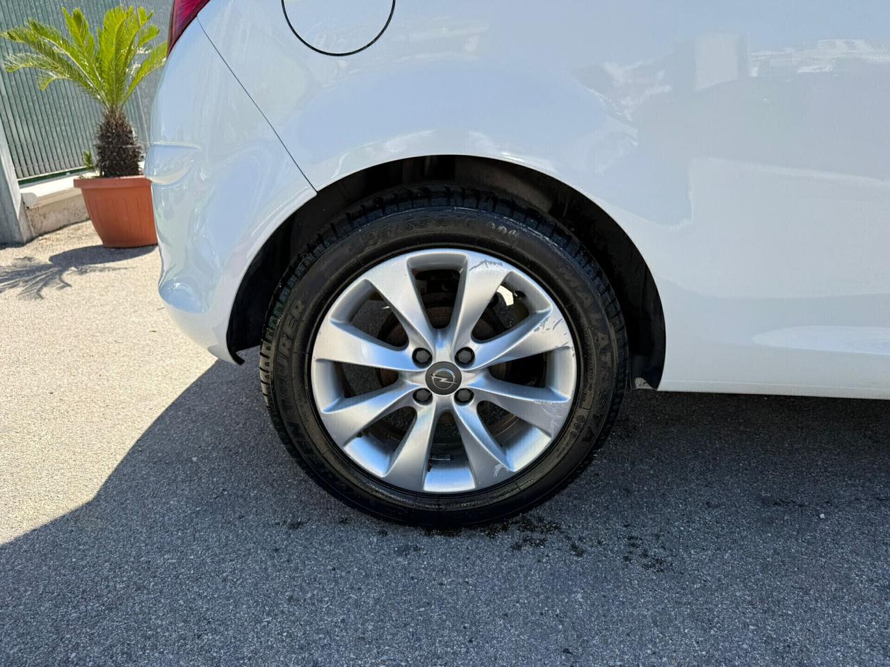 Opel Corsa 1.2 85CV 3 porte GPL-TECH Ecotec - ANNO 2012 - GPL CASA MADRE
