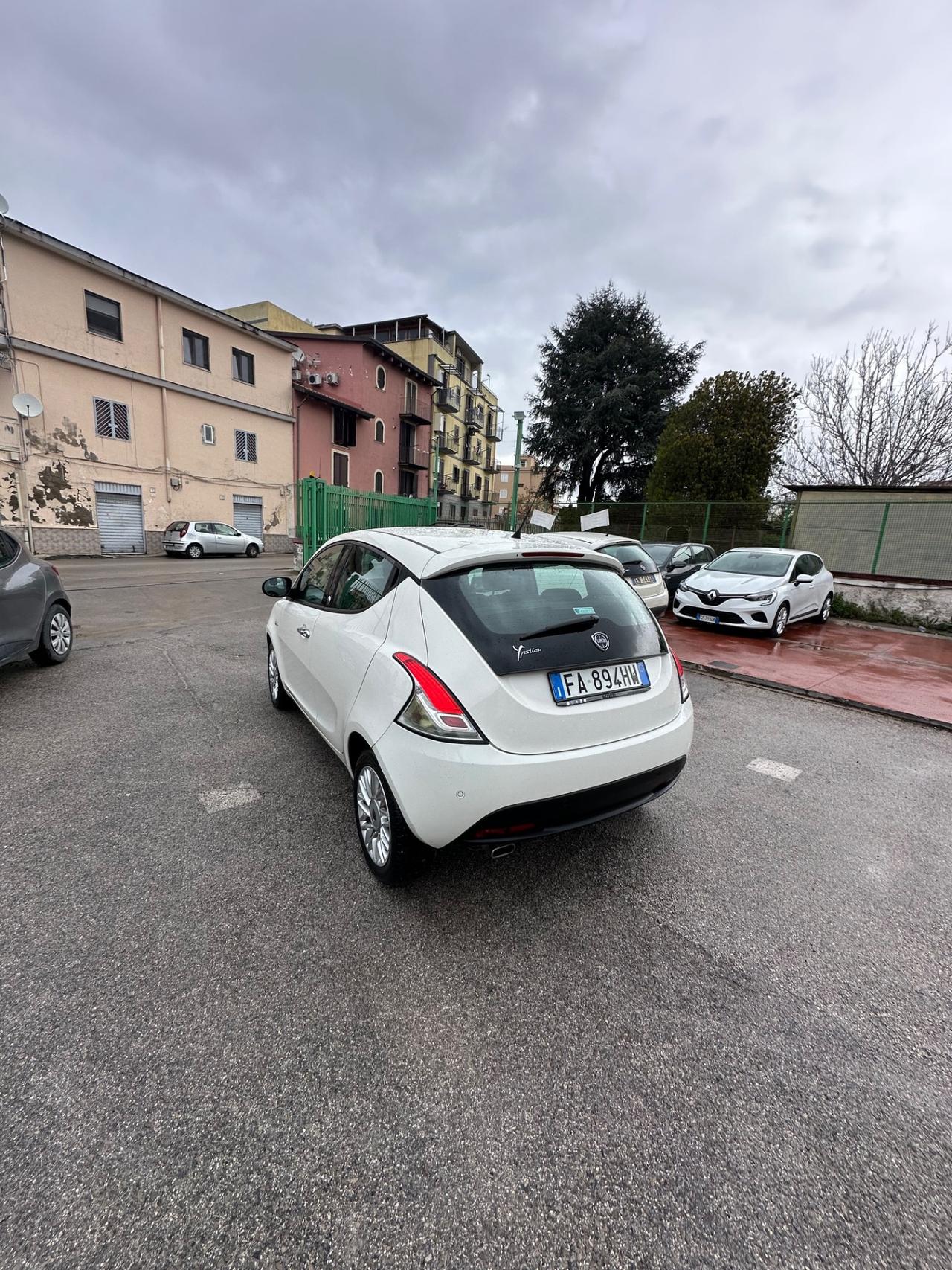 Lancia Ypsilon 1.2 69 CV 5 porte GPL Ecochic Platinum
