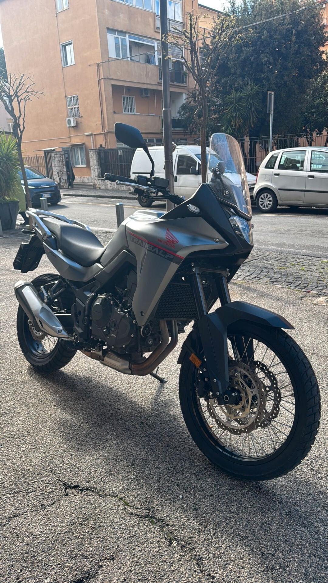 Honda XL 750 Transalp pari al nuovo