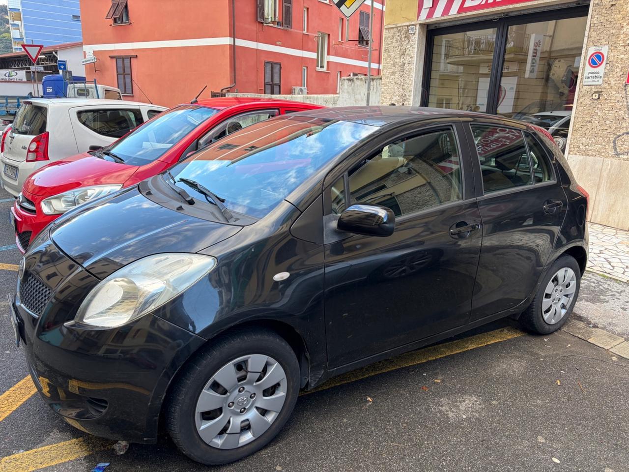 Toyota Yaris 1.0 5 porte Sol OK NEOPATENTATI
