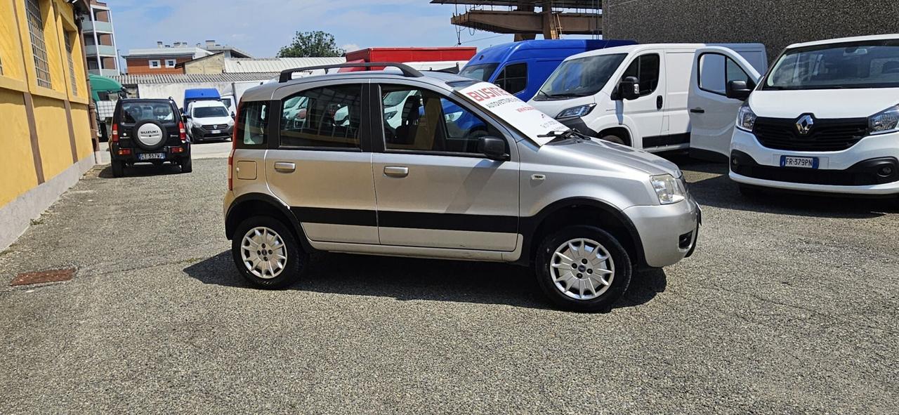 Fiat Panda 1.2 4x4 Climbing-AUTO NEOPATENTATI KM 84000