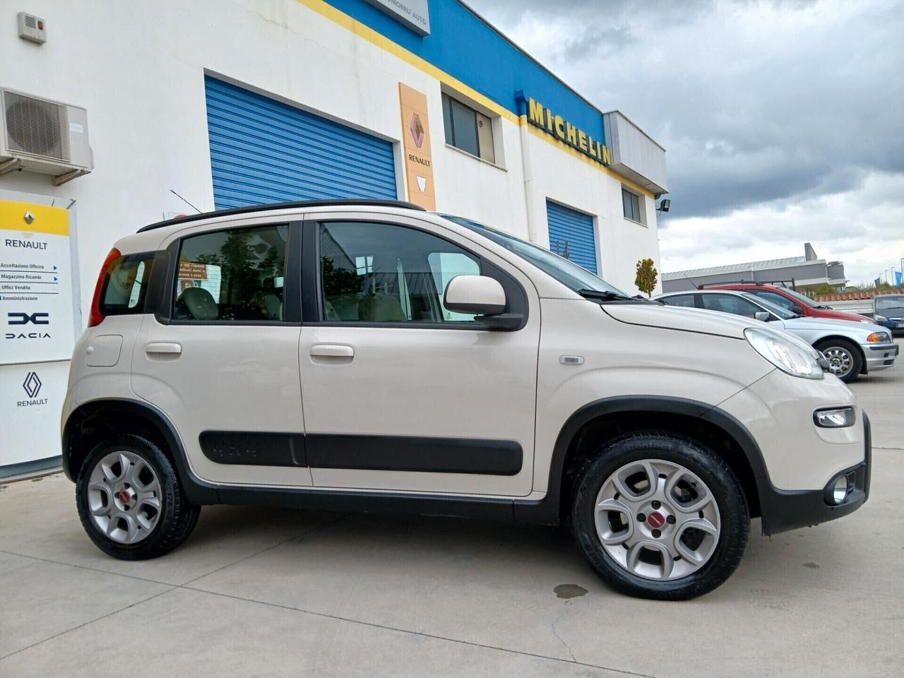 FIAT Panda 4x4 1.300 MultiJet 75cv Gancio Traino