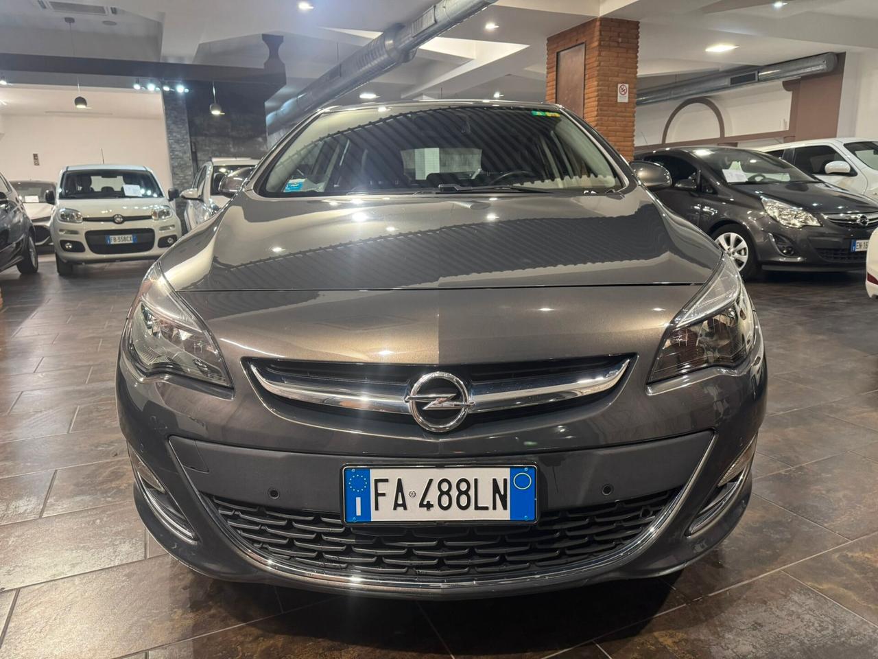 Opel Astra 1.4 Turbo 140CV 5 porte GPL Tech Cosmo