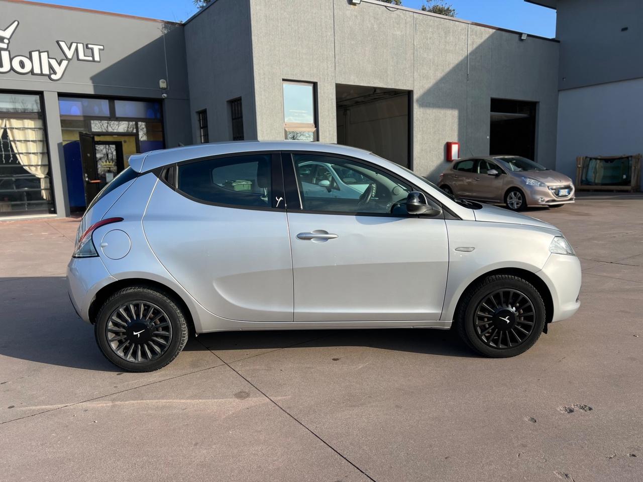 Lancia Ypsilon 1.2 69 CV 5 porte GPL Ecochic Silver