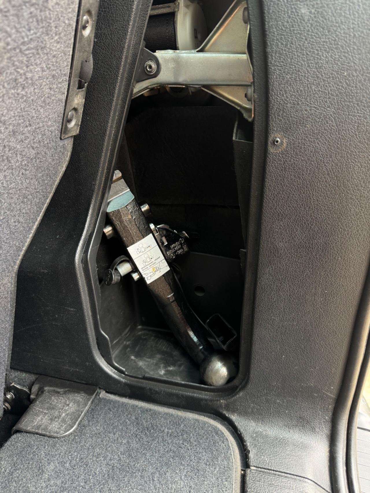 Opel Zafira 2.0 diesel/ 7 posti / gancio traino / pronta all’uso