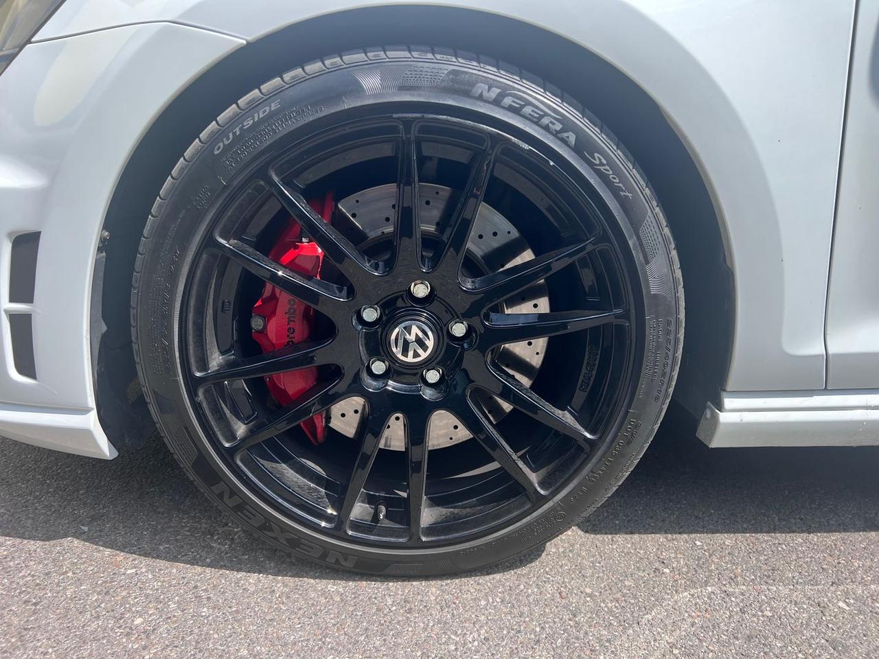 Volkswagen Golf 2.0 TSI R #10432