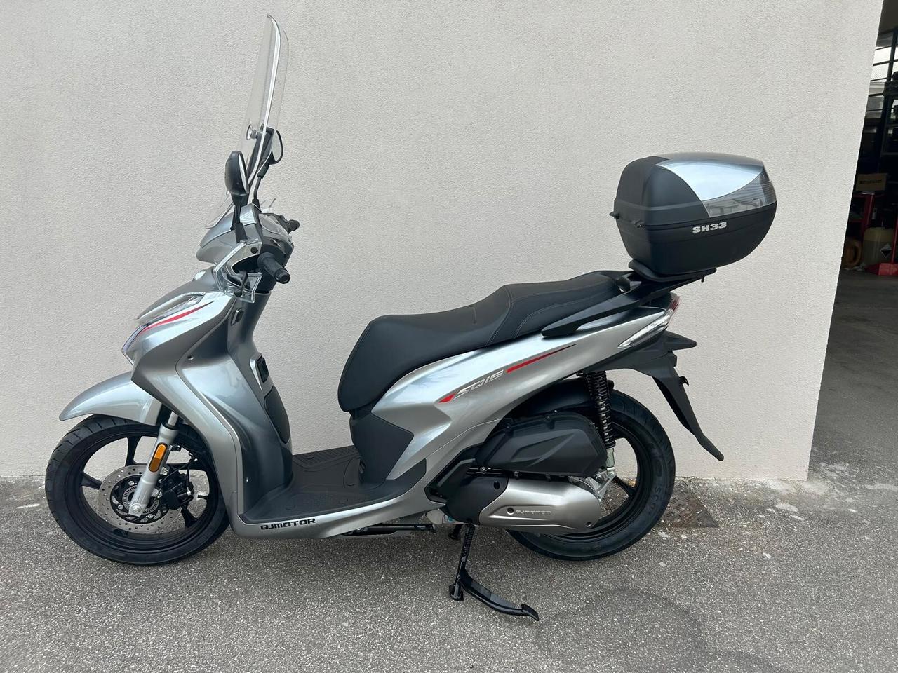 QJ scooter 125. SQ 16 SILVER