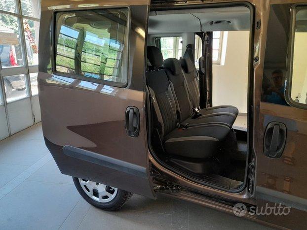 Fiat Doblò 1.4 T-Jet 16V Lounge 7 posti