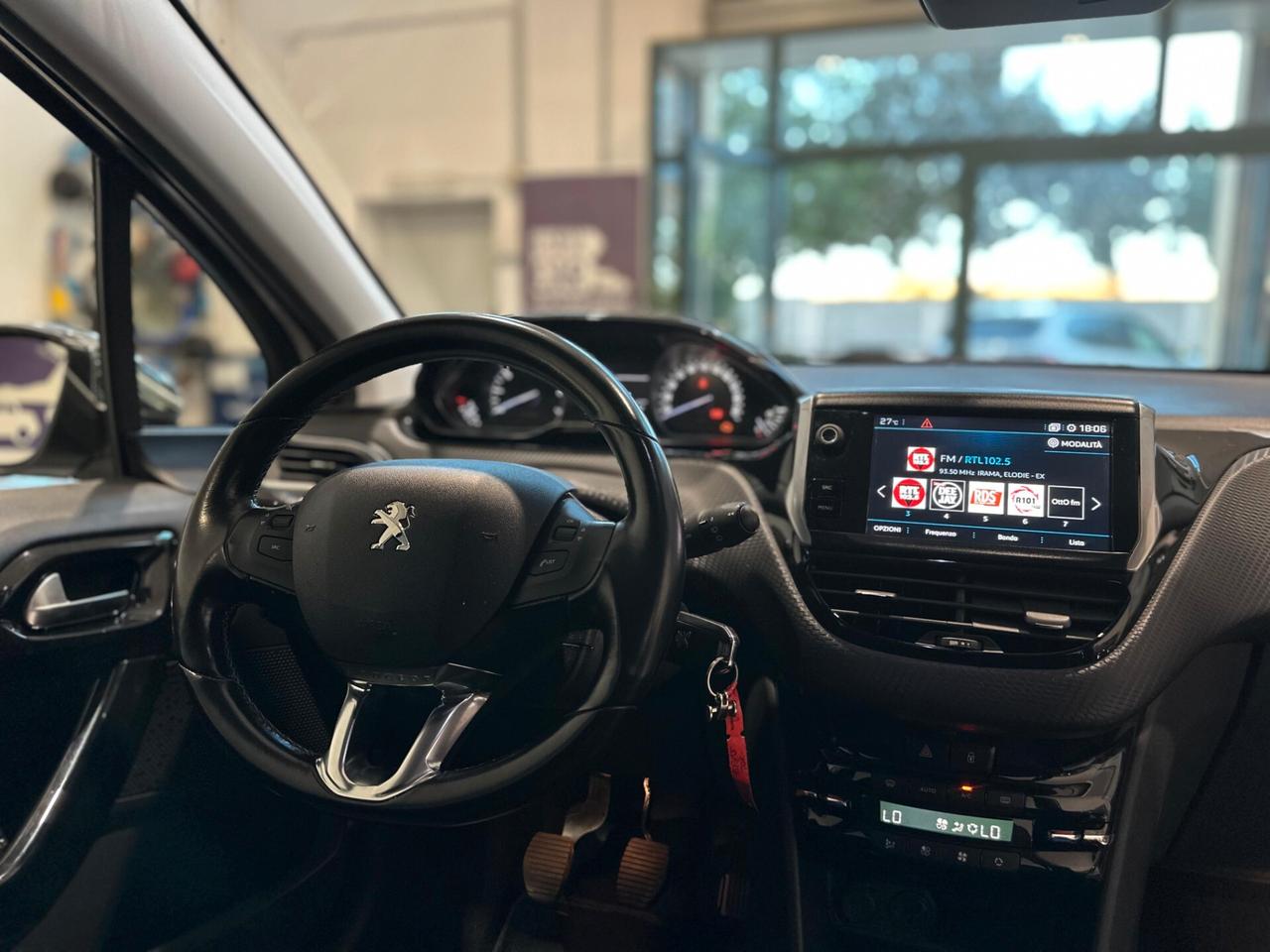 Peugeot 208 PureTech 82 5 porte Allure