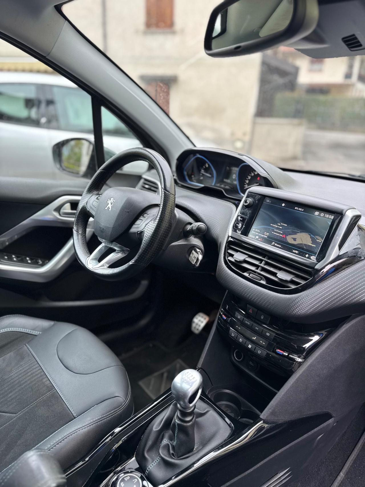 Peugeot 2008 BlueHDi 120 S&S Crossway