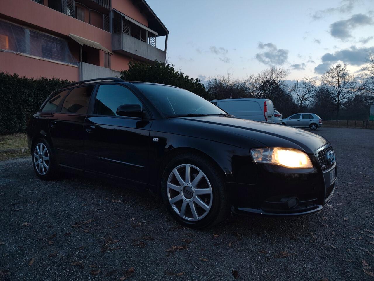 Audi A4 2.0 16V TDI Avant S LINE SOLO 120.000KM!!!