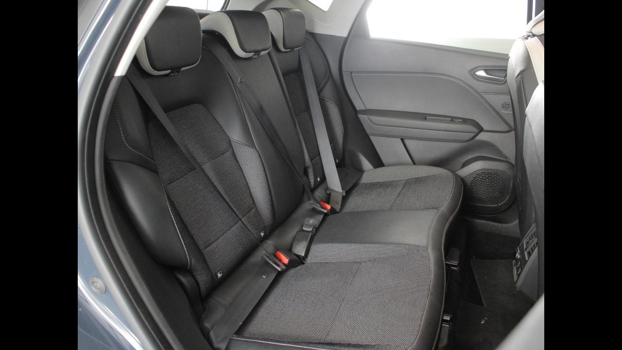 RENAULT Captur II 2019 - Captur 1.6 E-Tech hybrid Intens 145cv auto
