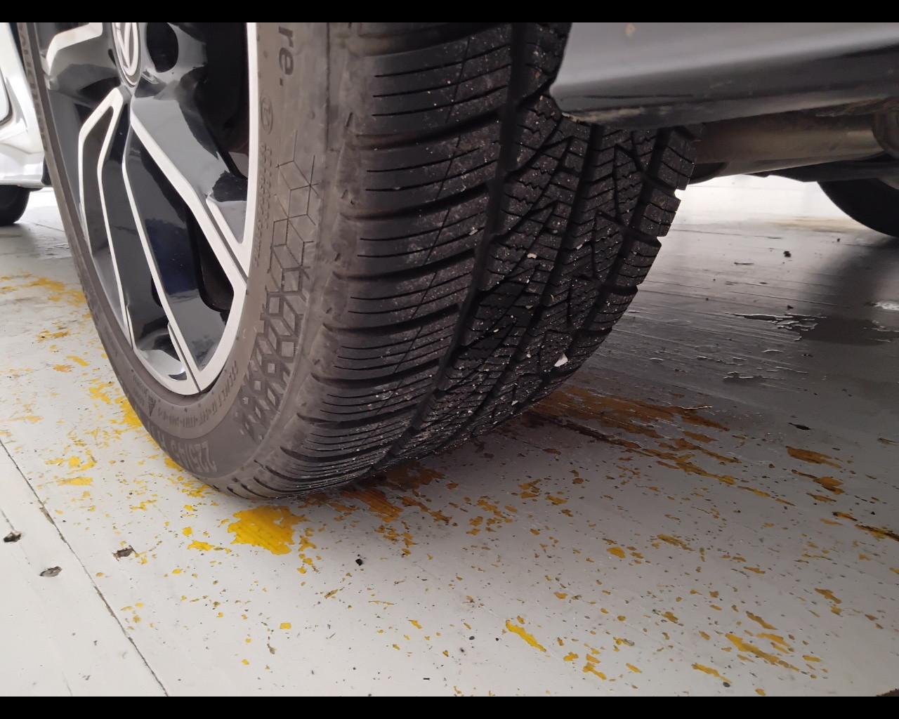 VOLKSWAGEN Golf VIII 2020 - Golf 1.5 etsi evo R-Line 130cv dsg