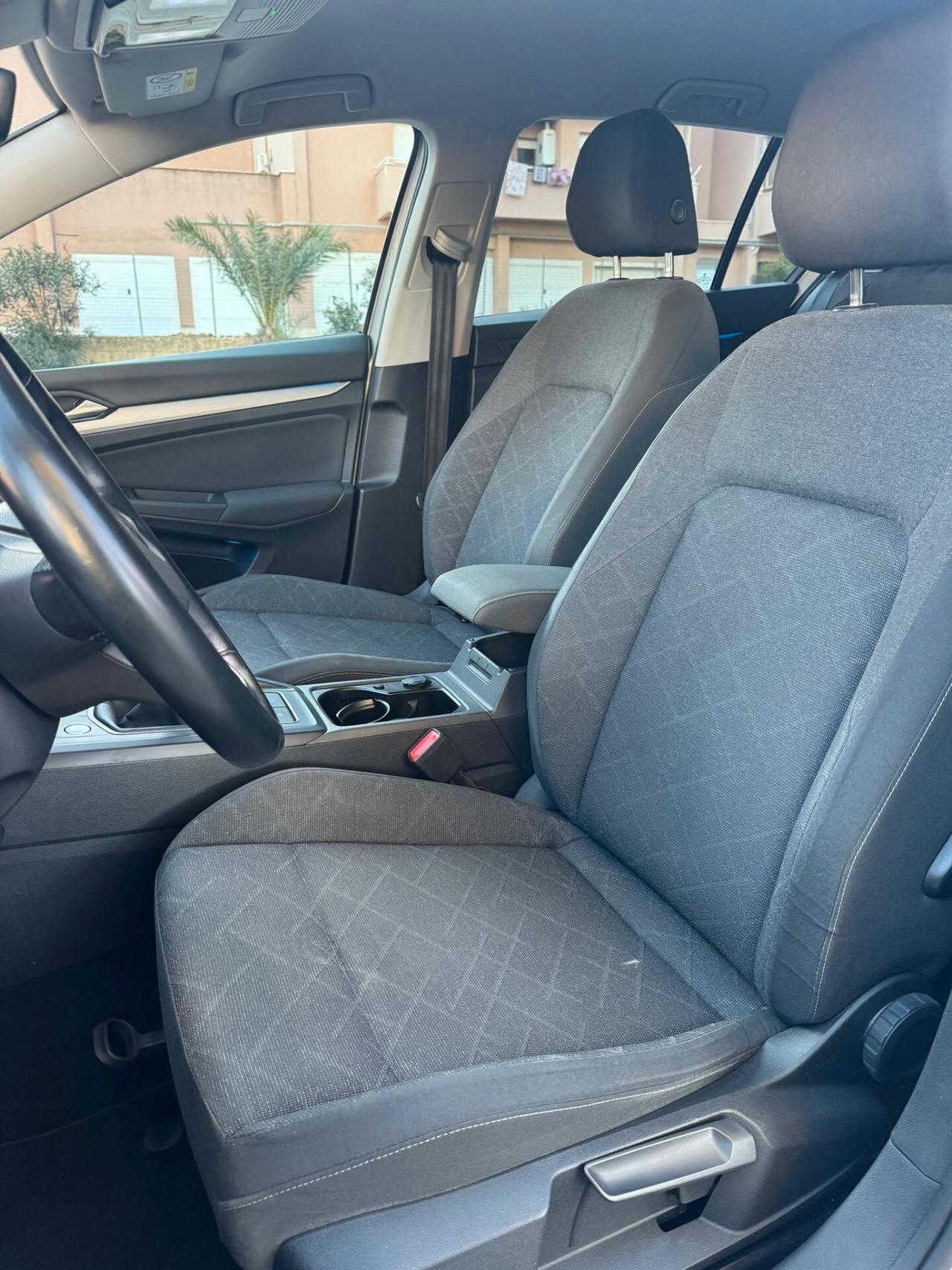 Volkswagen Golf 8 2.0 TDI SCR Style