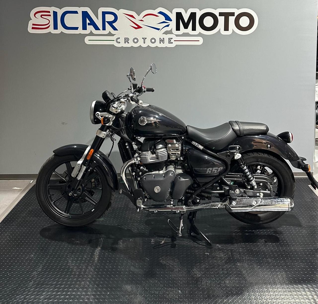 Royal Enfield super meteor 650