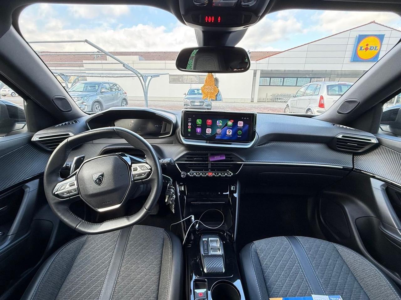 Peugeot 2008 PureTech 130 #9111