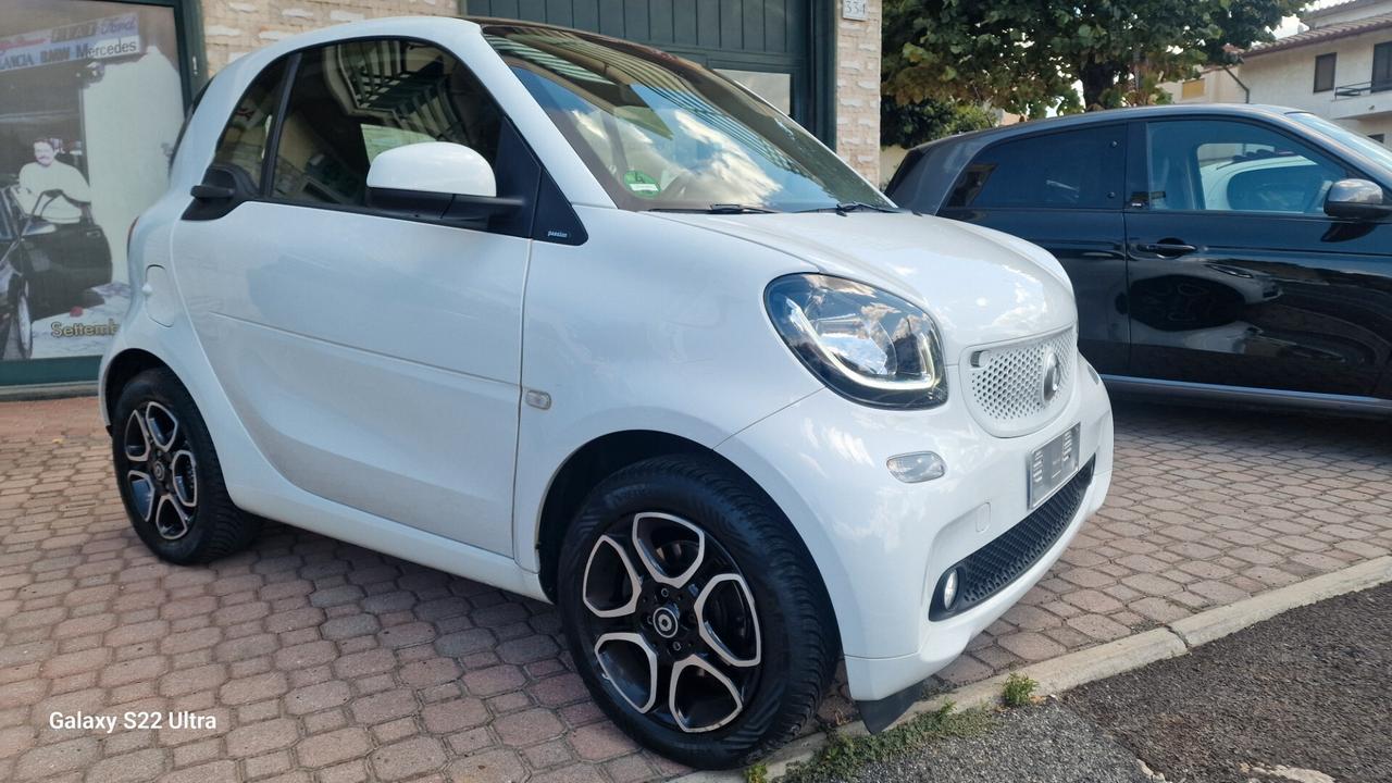 Smart ForTwo 90 0.9 Turbo twinamic PASSION * LED+ PANORAMA*