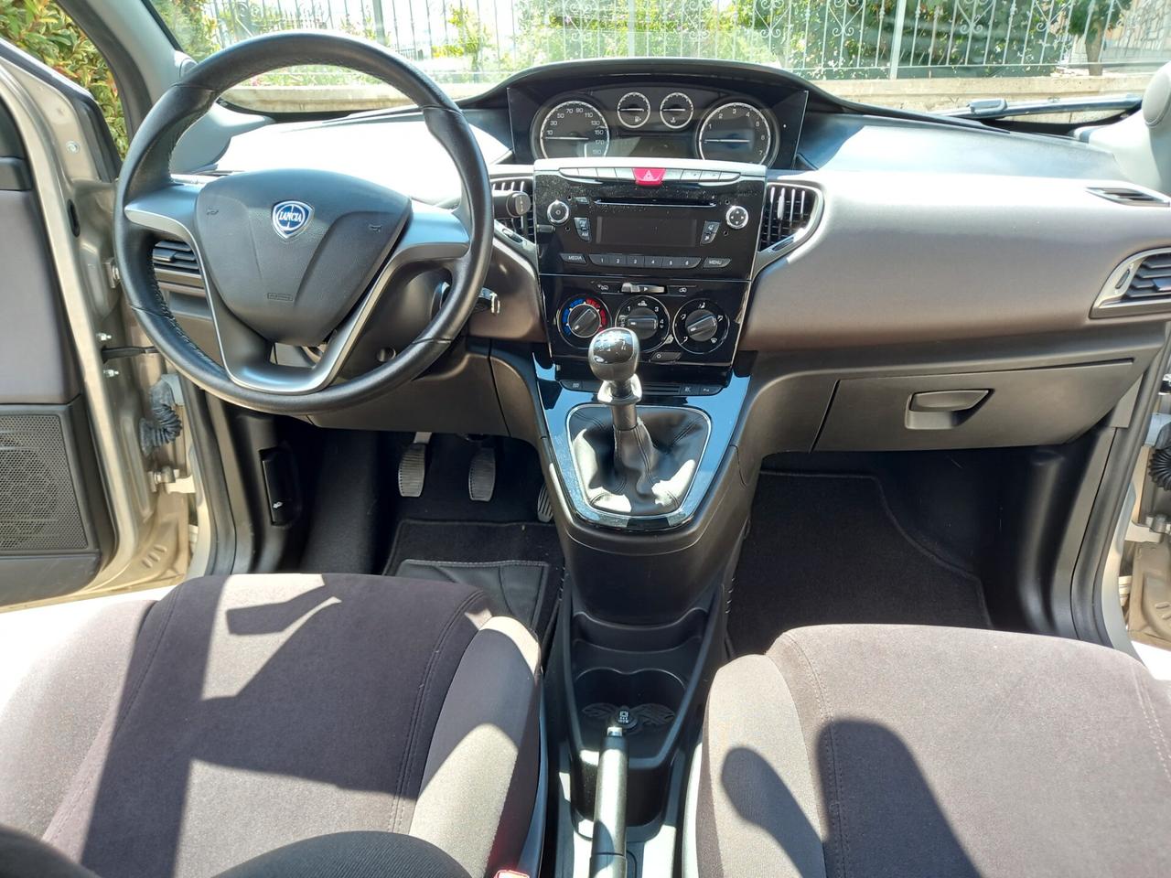 Lancia Ypsilon 1.2 69 CV SOLO 30000 KM !!!