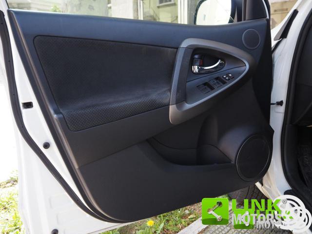 TOYOTA RAV 4 2.2 D-4WD Luxury