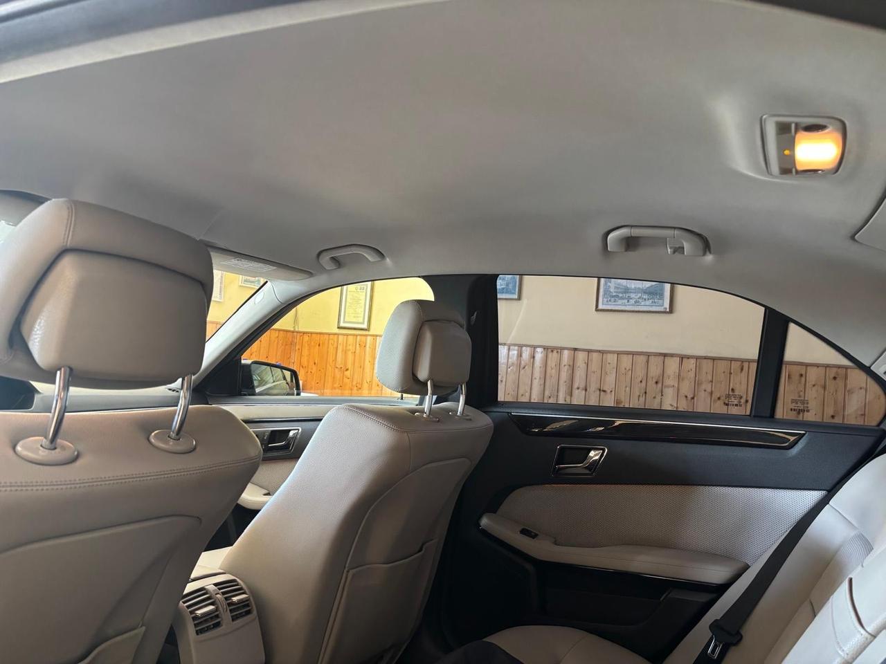 Mercedes-benz E 220 CDI BlueEFFICIENCY Avantgarde AMG