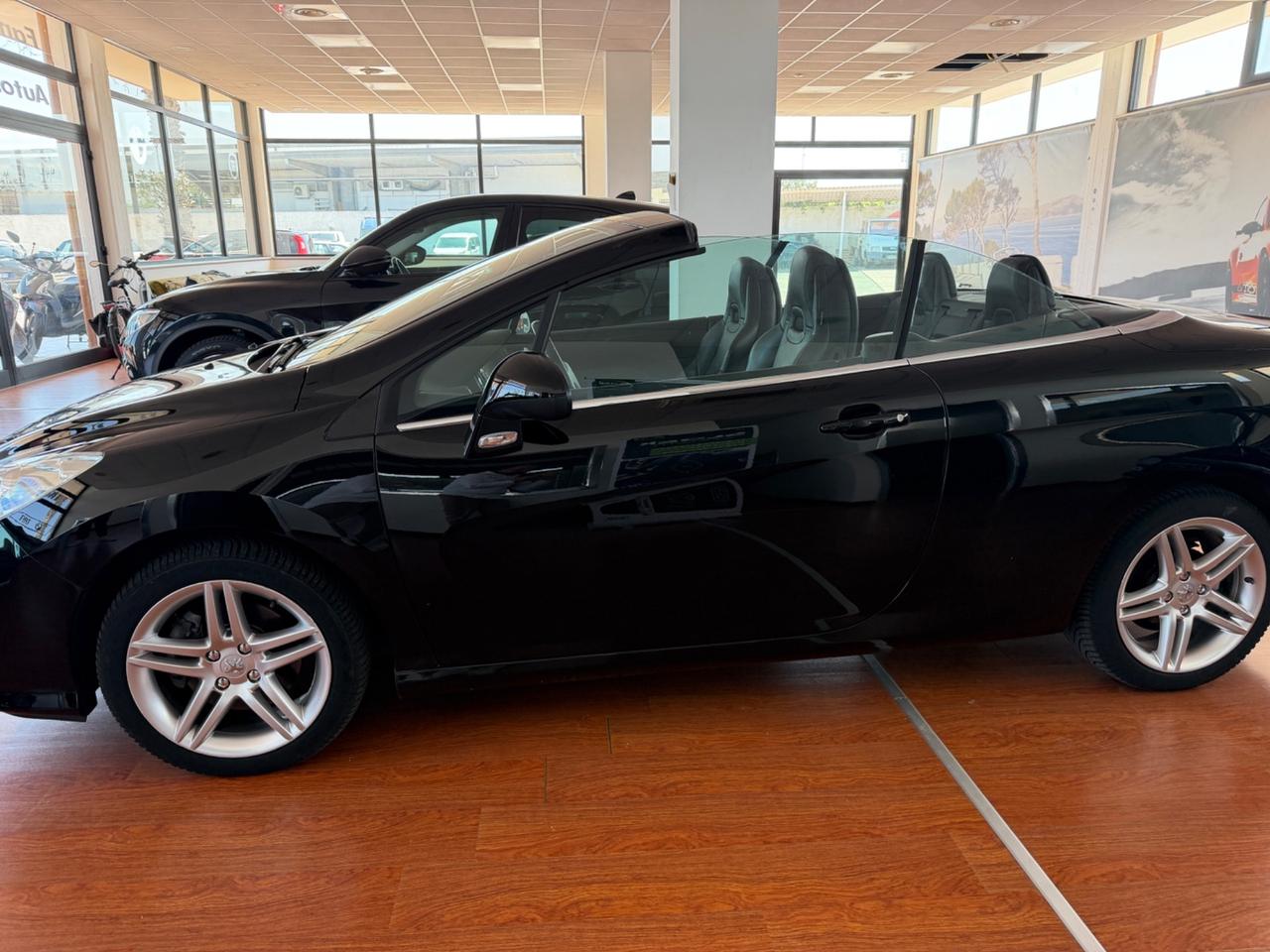 Peugeot 308 2.0 HDi 140CV CC Féline