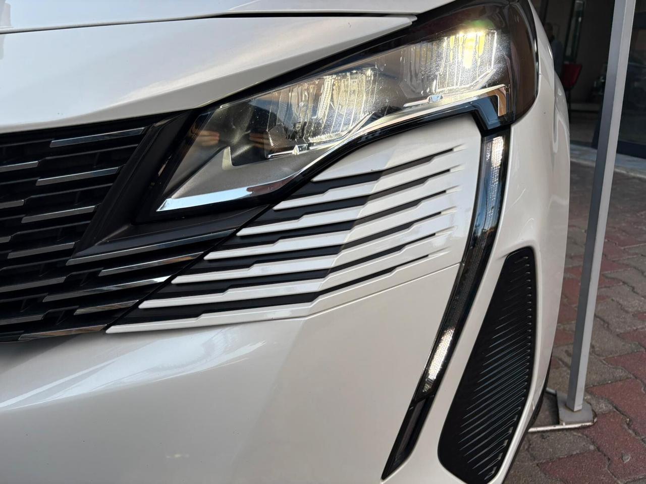 Peugeot 3008 BlueHDi 130 S&S EAT8 Active Pack