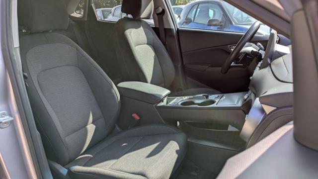 HYUNDAI Kona EV EXCLUSIVE 39KWH SPORT 136cv CAMBIO AL VOLANTE