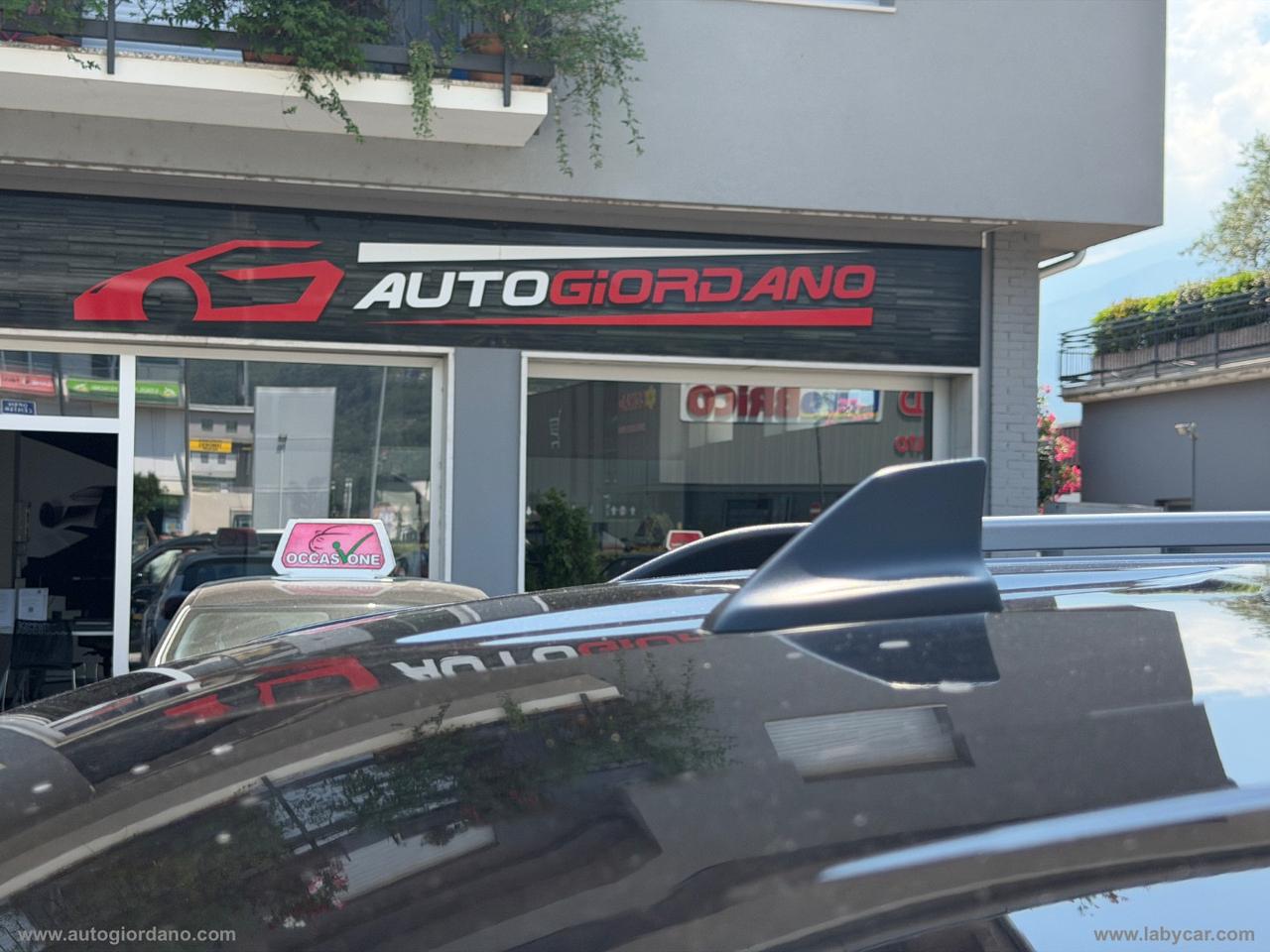 FORD Tourneo Courier 1.0 EcoBoost Titanium