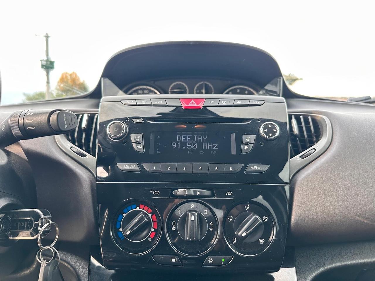 Lancia Ypsilon 1.2 69 CV 5 porte S&S Silver