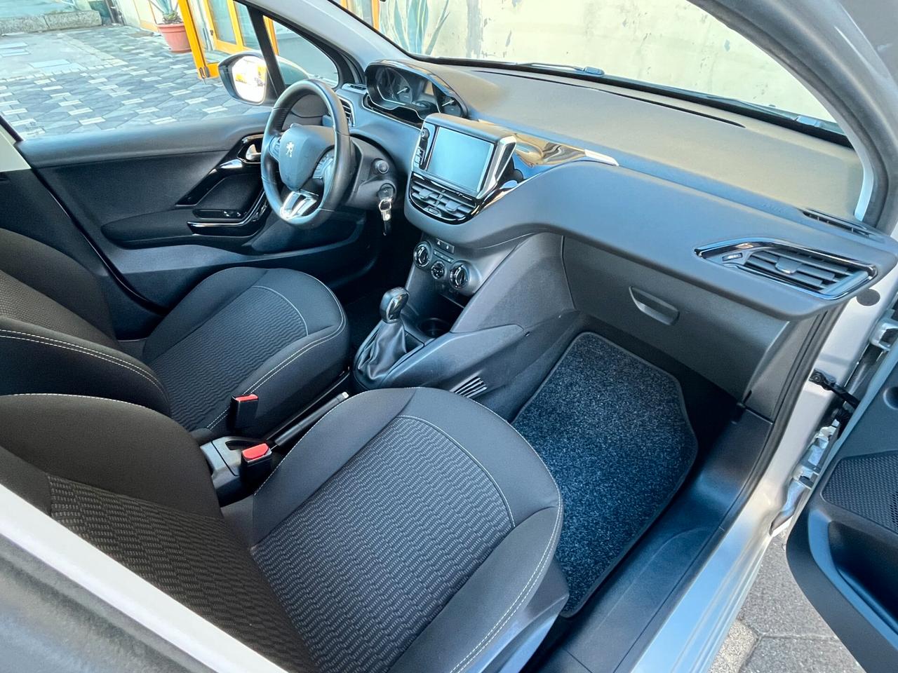 Peugeot 208 PureTech 82 5p. GPL Active
