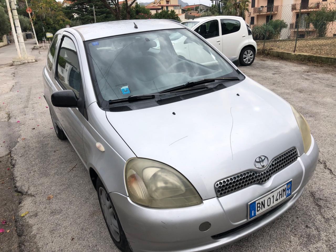 Toyota Yaris 1.0i benzina 3 porte Aria Condizionata