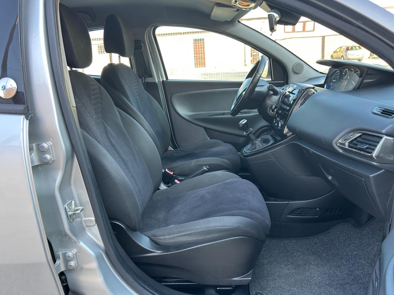 Lancia Ypsilon 1.2 69 CV 5 porte GPL Ecochic Gold