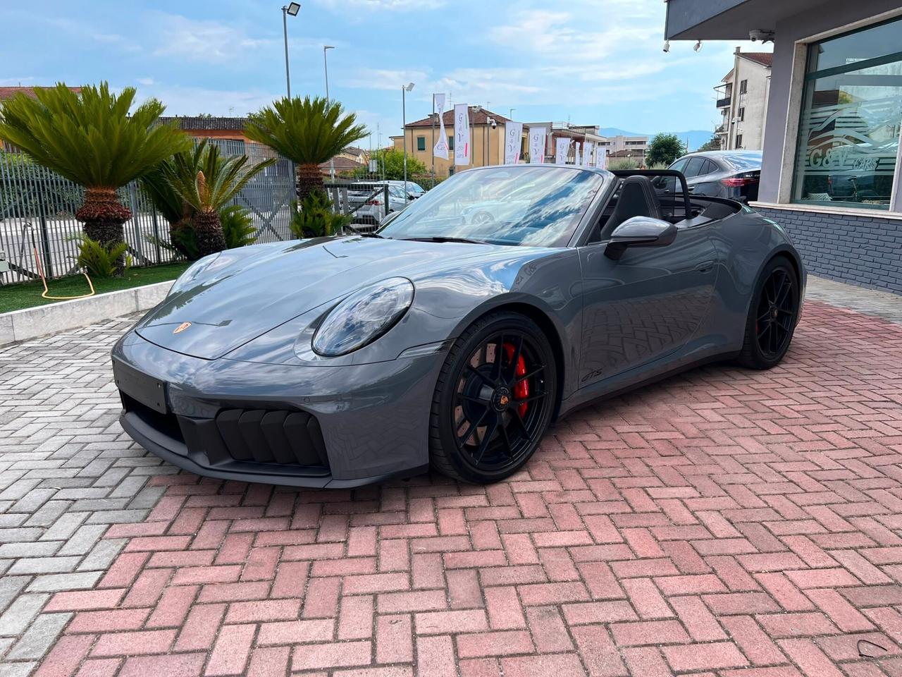 Porsche 911 Carrera 4 GTS Cabriolet