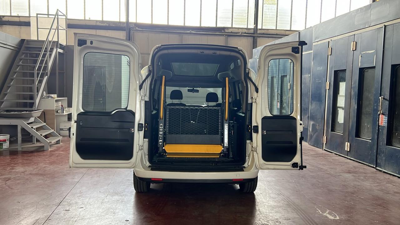Fiat Doblo Tetto Alto auto per disabili usata