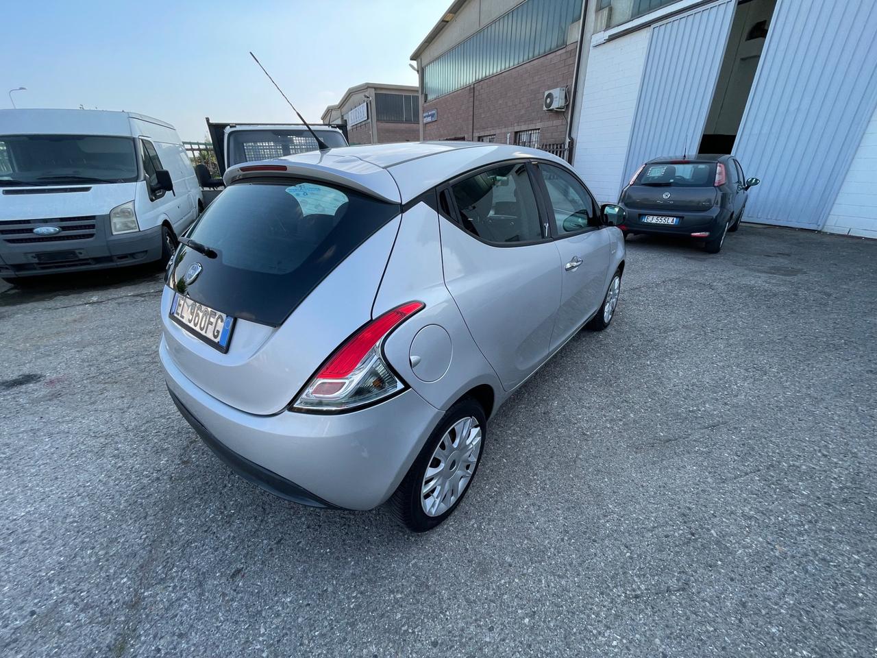 Lancia Ypsilon 1.3 MJT 16V 95 CV 5 porte S&S Silver