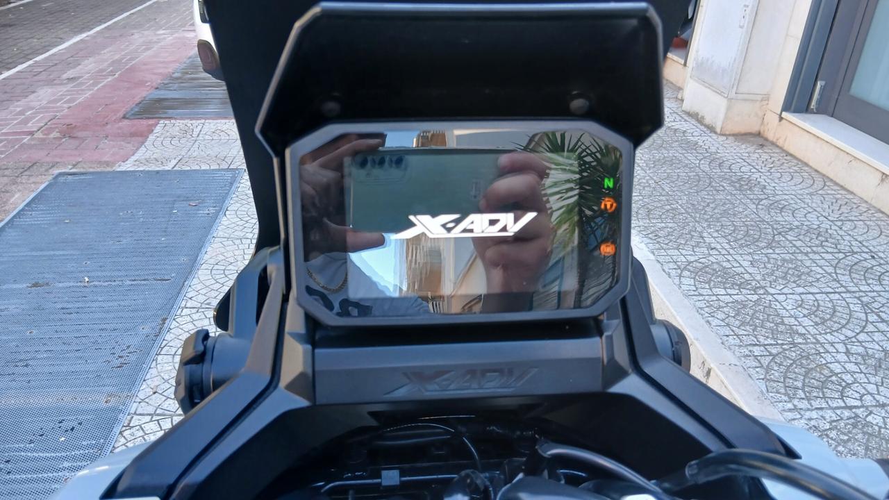 HONDA X-ADV 750 PARI AL NUOVO KM. CERTIFICATI