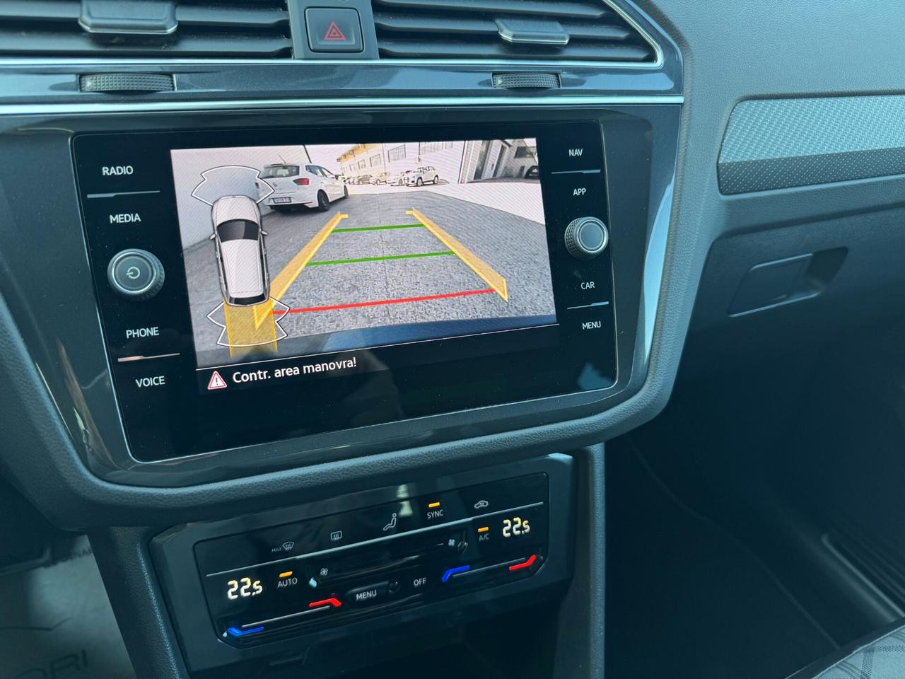 Volkswagen Tiguan 1.5 tsi R-Line 150cv dsg / NO VINCOLI / MATRIX