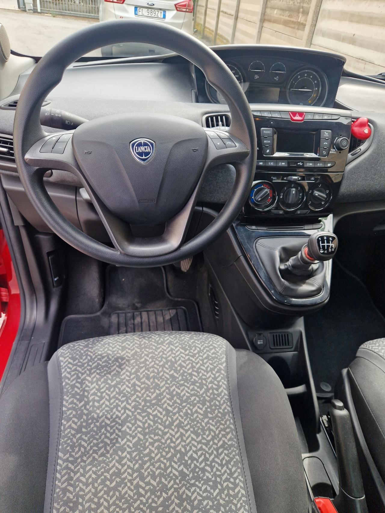Lancia Ypsilon 1.0 Hybrid - 2023