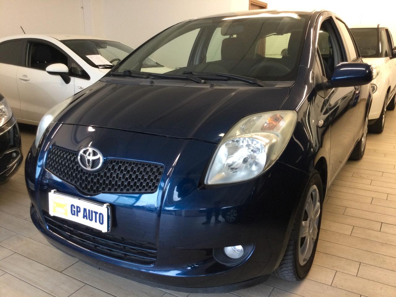 Toyota Yaris 1.3 5 porte Luna