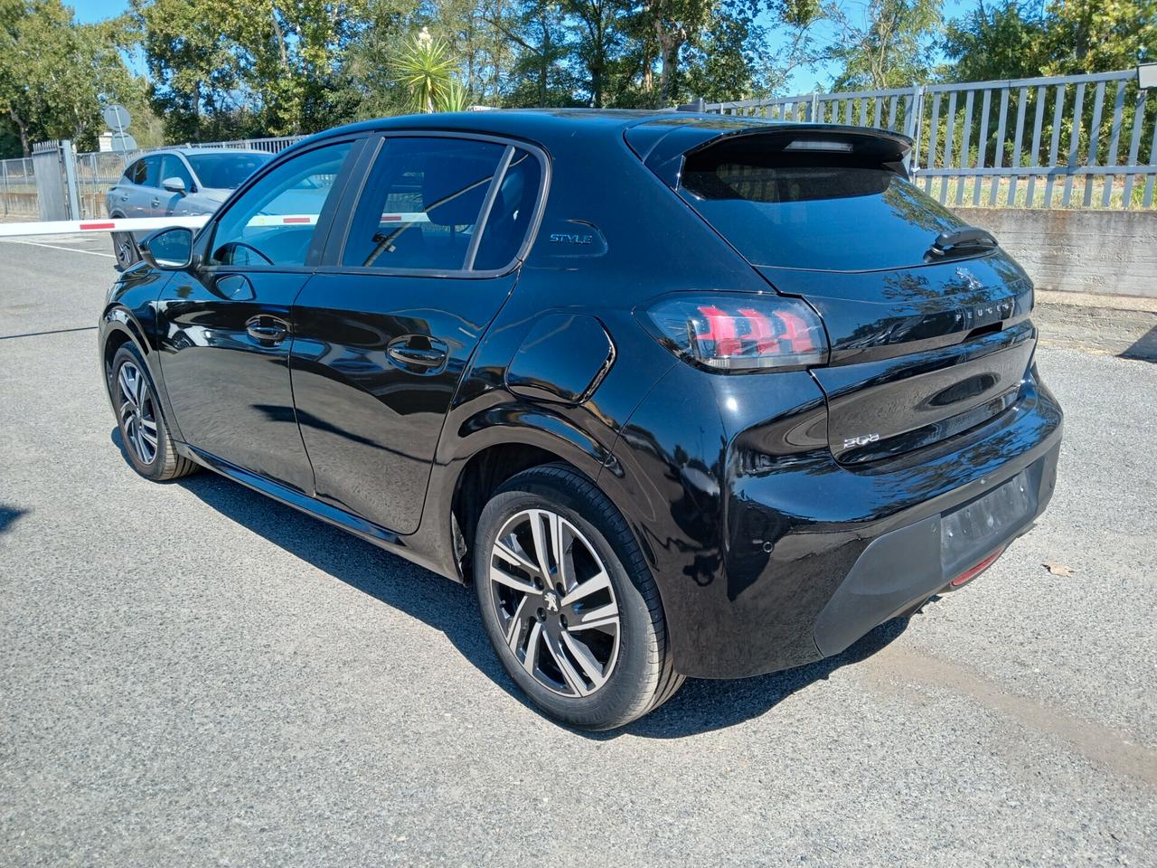 Peugeot 208 PureTech 100 S&S Active Pack