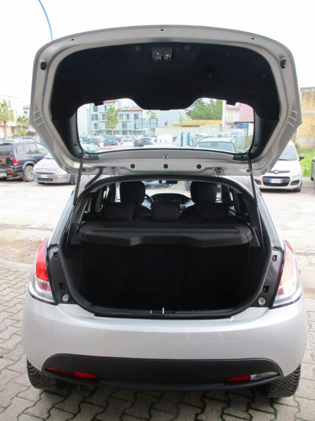 LANCIA Ypsilon 1.2 69 CV 5 porte Silver