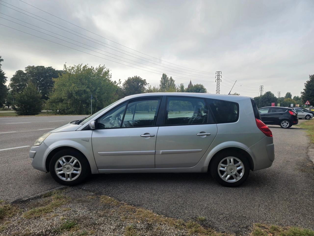 Renault Grand Scenic 1.9 dci 130CV Dynamique 7 POSTI