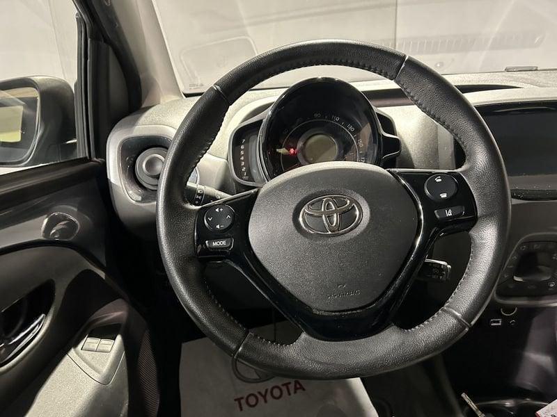 Toyota Aygo Connect 1.0 VVT-i 72 CV 5 porte x-play