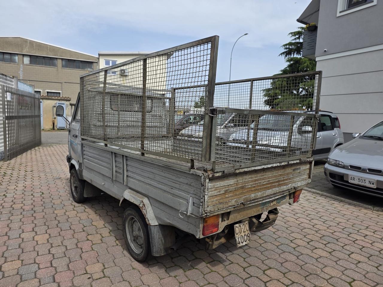 Piaggio Poker Ape 422 cilindra 14.5kw. - 19.7cv. Ribaltabile