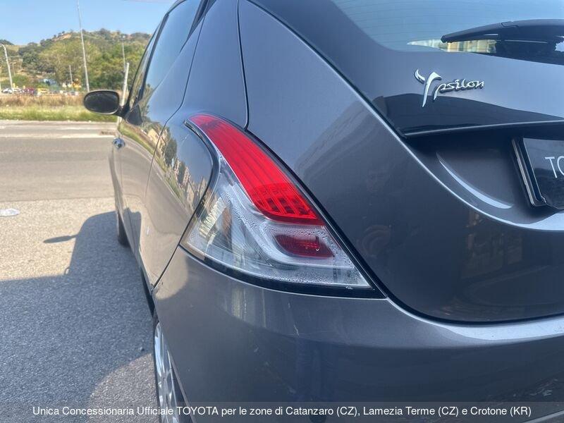 Lancia Ypsilon Ypsilon 1.2 69 CV 5 porte Silver