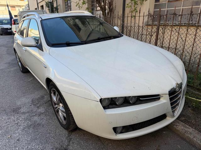 ALFA ROMEO 159 1.9 JTDm 16V Sportwagon TI senza lavoro da fare