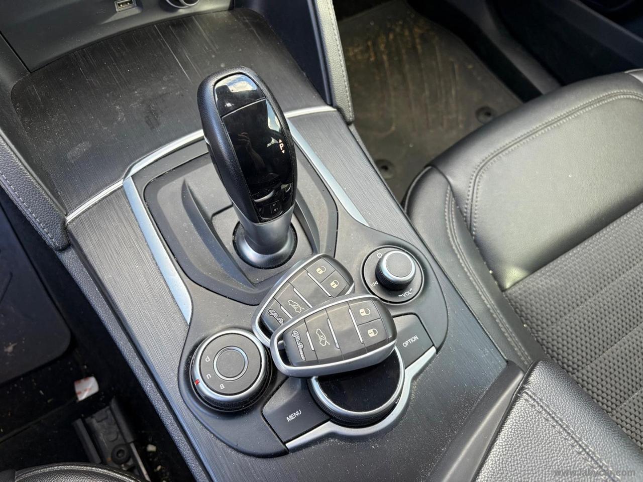 ALFA ROMEO Stelvio 2.2 T.diesel 210 CV AT8 Q4 Exec. X COMMERCIANTI