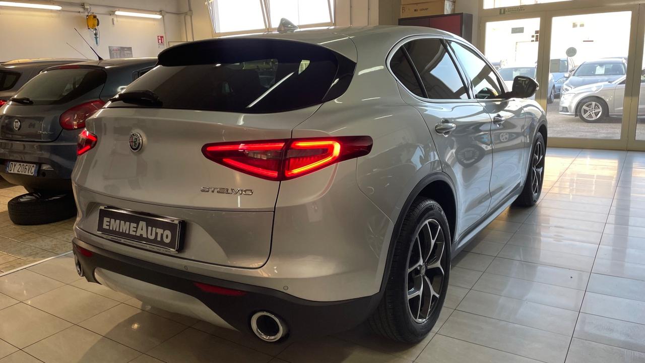 Alfa Romeo Stelvio 2.2 Turbodiesel 180 CV AT8 RWD Executive