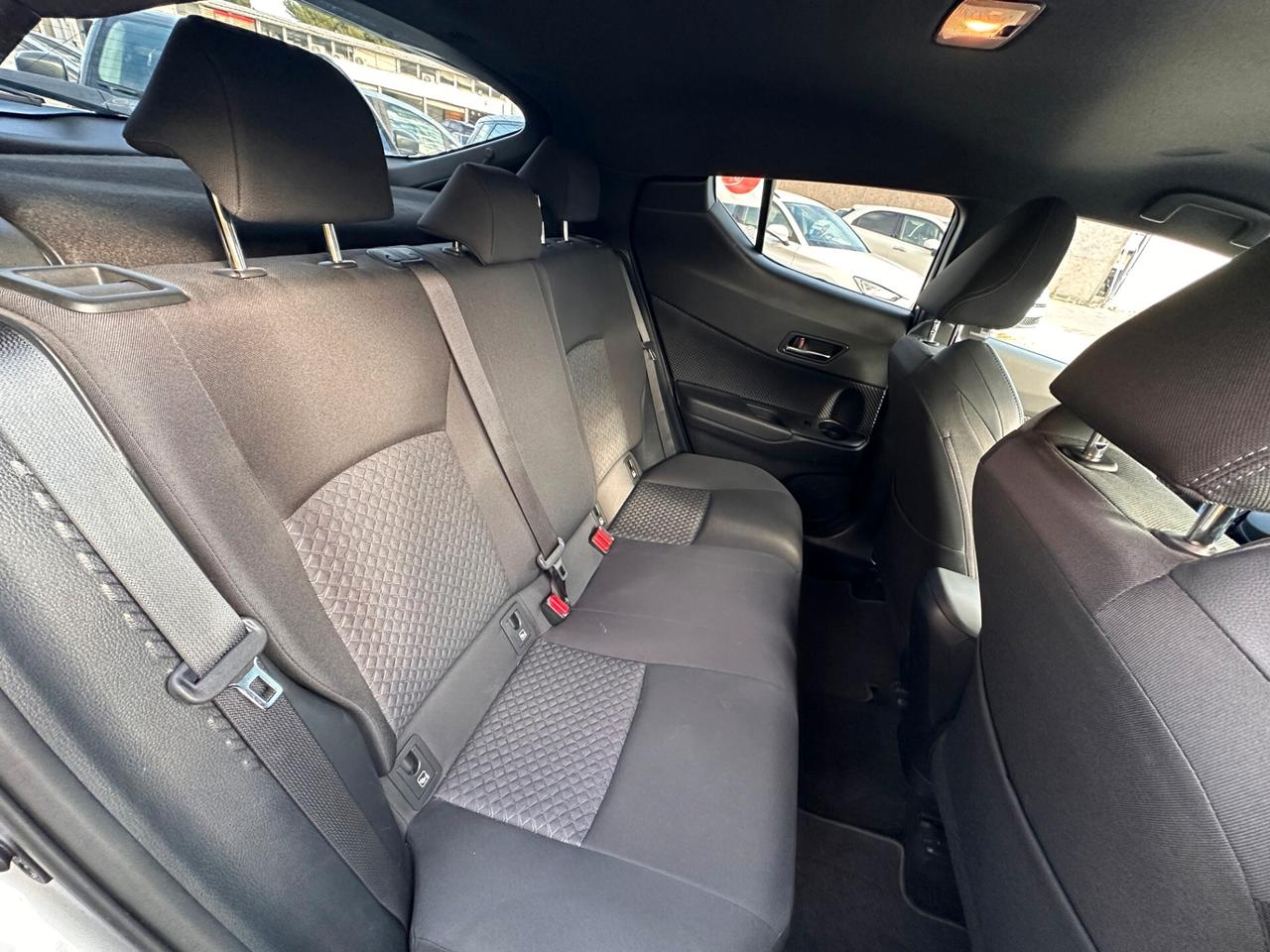 Toyota C-HR 2.0 Hybrid E-CVT Lounge